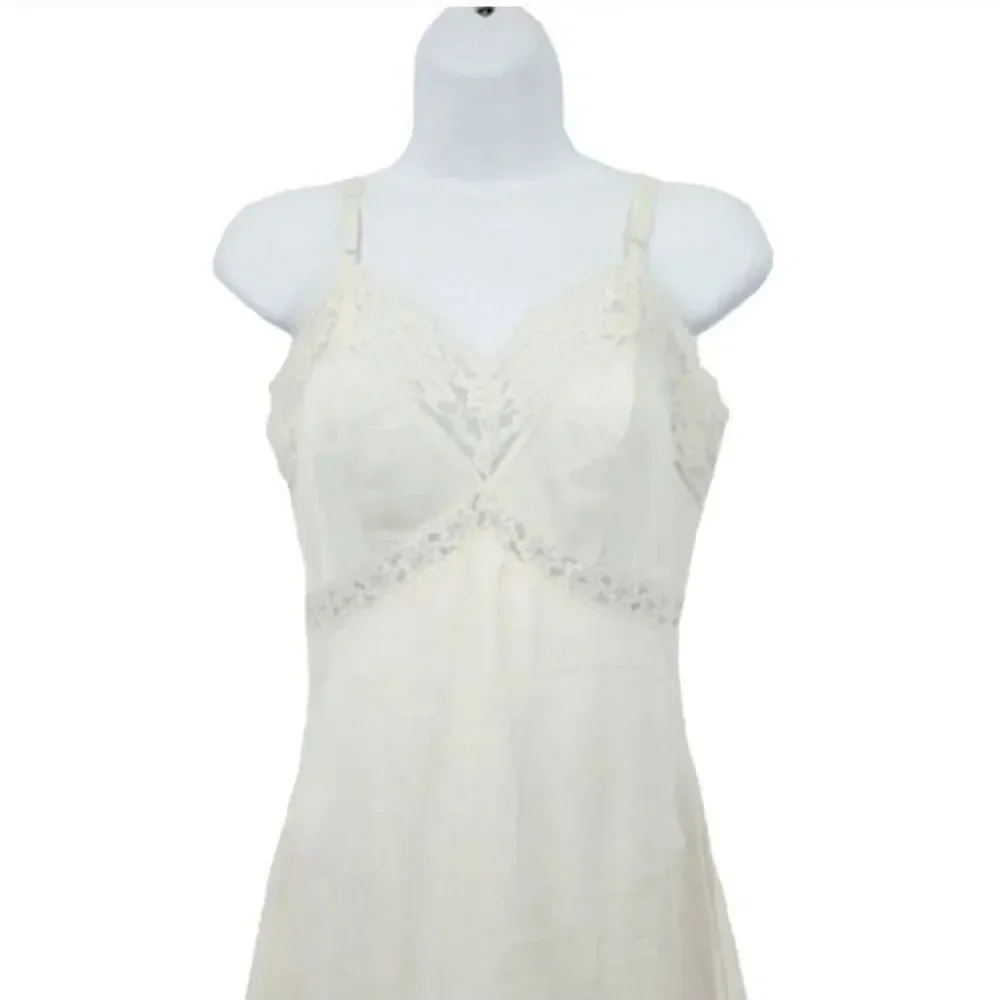 Vintage 60's Penneys Gaymode Ivory Woven Satin and Lace Slip Size 34 Avg/Small - Picture 4 of 11